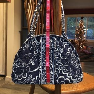 Vera double kiss closure